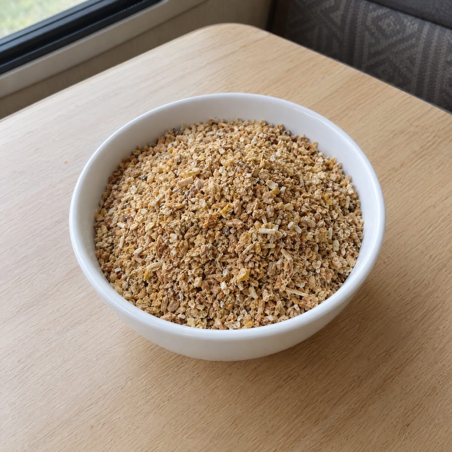 Corn cob granules in a dish